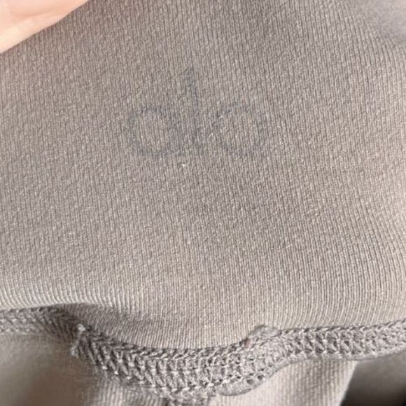 Alo Yoga High-Waist Coast Capri in Beige Size SMALL - Picture 5 of 6